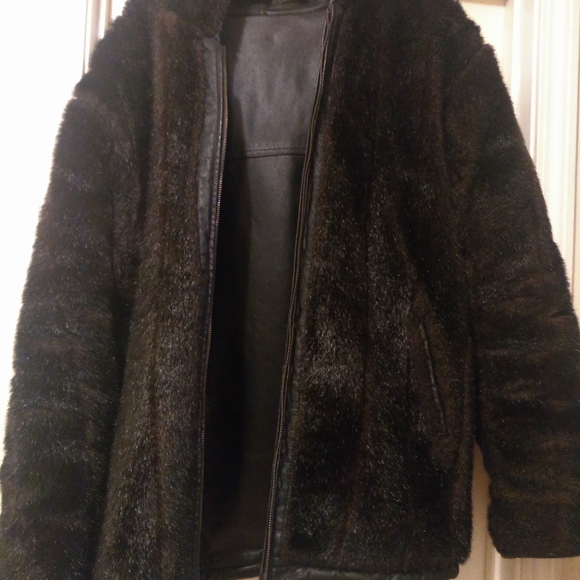 Liz Baker Essentials Leather and Faux Coat - Picture 4 of 4